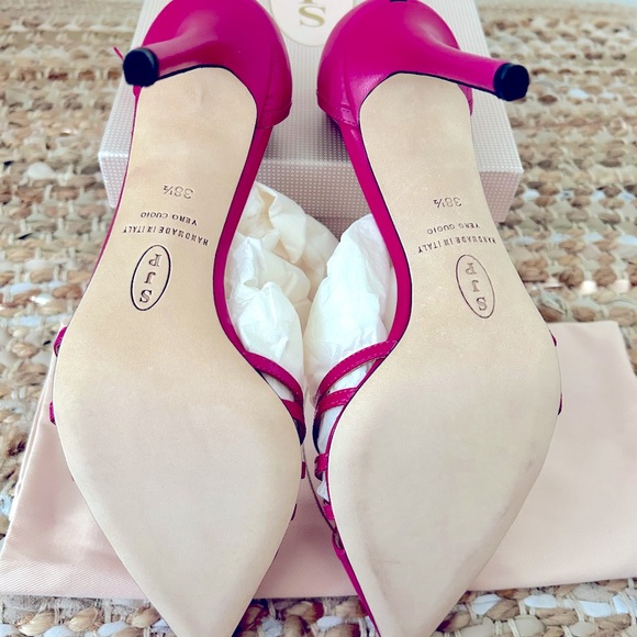 SJP by Sara Jessica Parker Carrie Fuchsia Pink T-Strap Pump Size 38.5 BRAND NEW - Picture 4 of 8